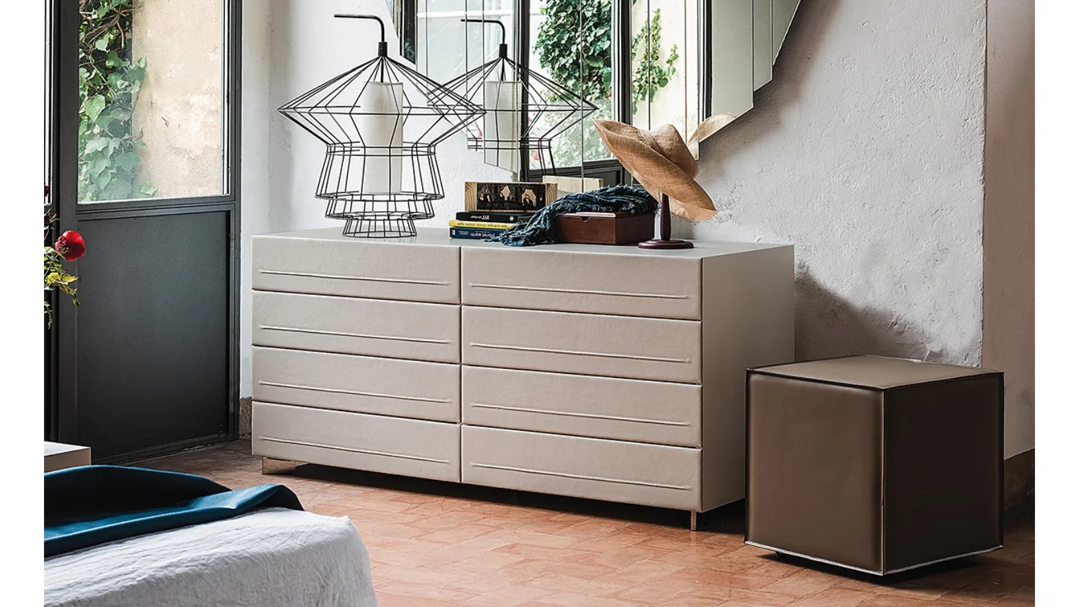 Dyno dresser in wood covered in leather by Cattelan Italia