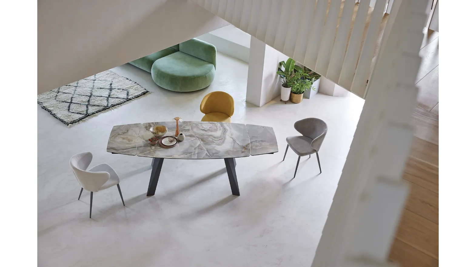 Expandable Levante T54 table with ceramic top by Friulsedie.