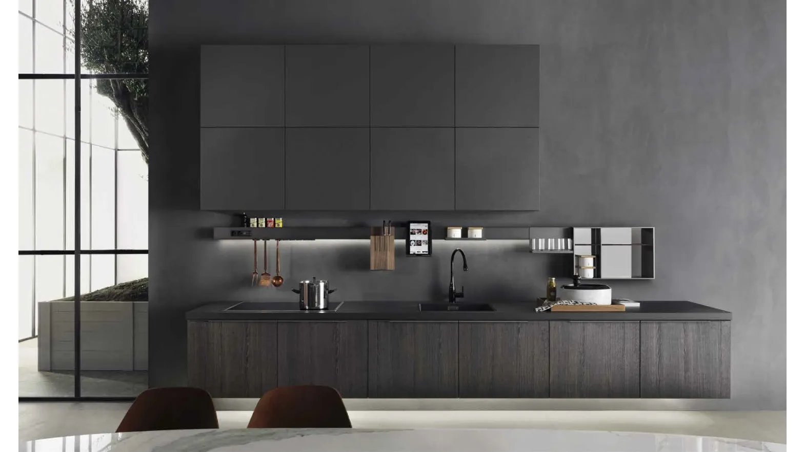 Linear design kitchen InDada in Rovere Cacao melamine by Molteni & C