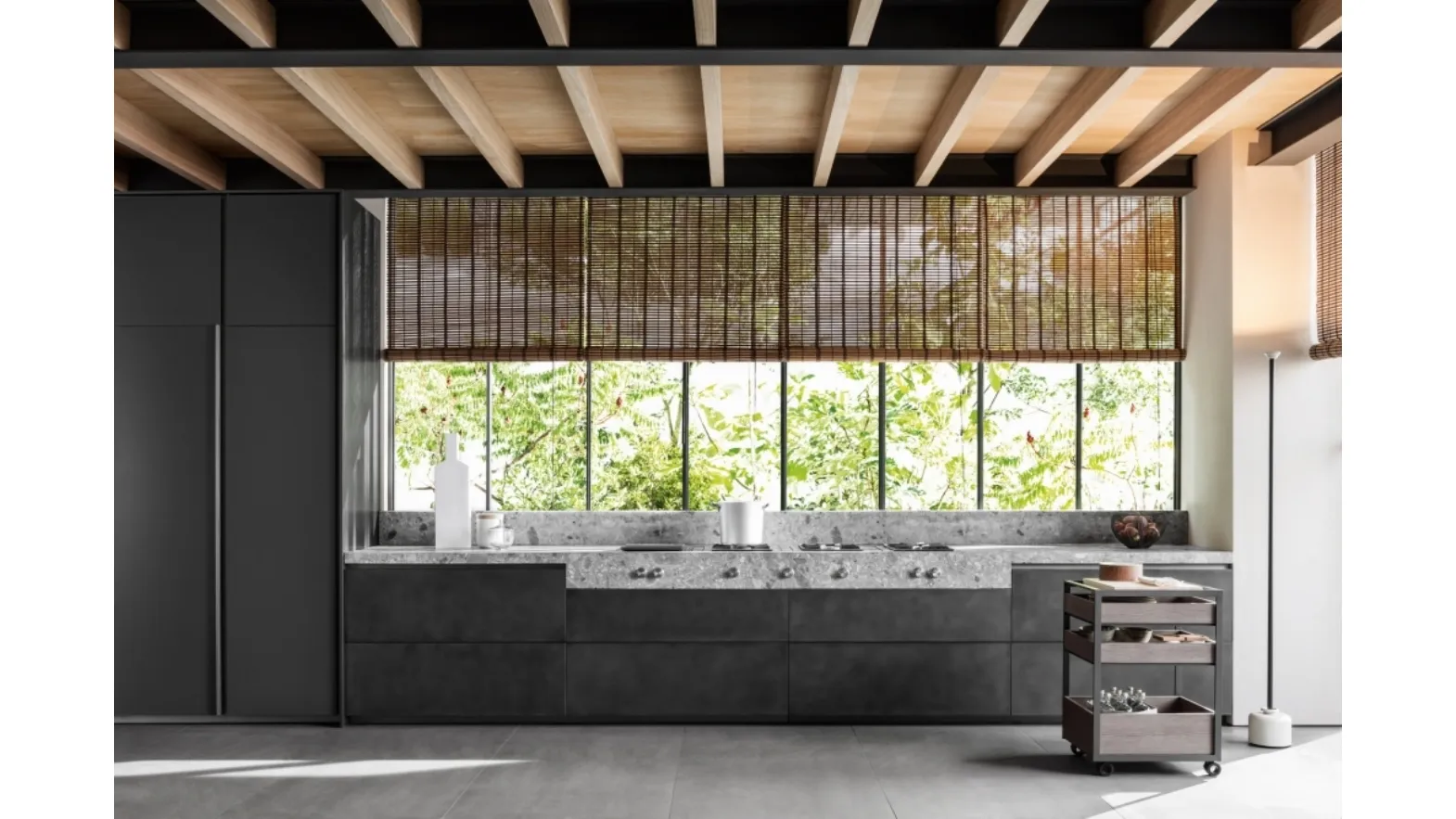 Design kitchen with VVD Ferrovia Steel island by Molteni & C